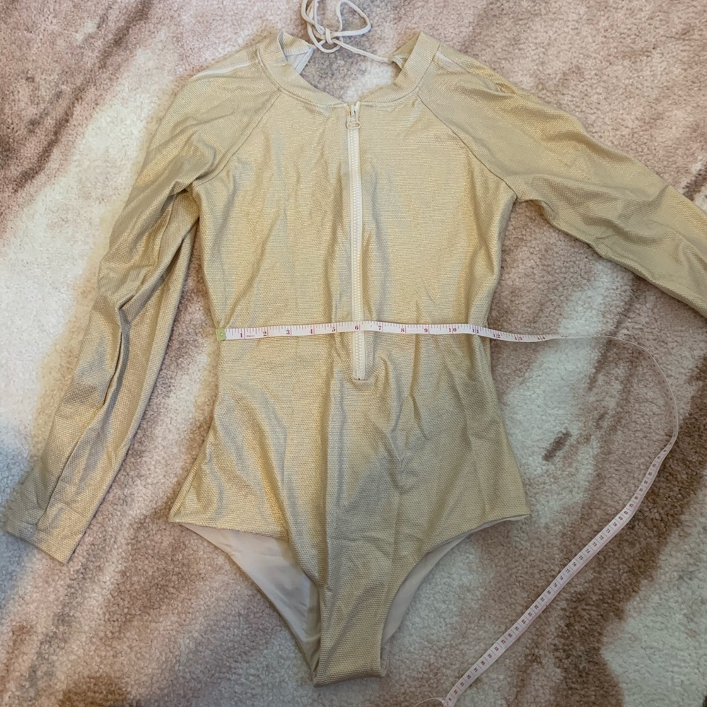 Revolve TAVIK MOSS one piece glossy pique - Picture 11 of 14